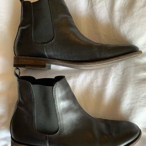 Beautiful Banana Republic Chelsea Black Boots